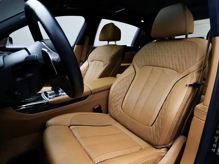 BMW 7 Series 2018 — фото 11