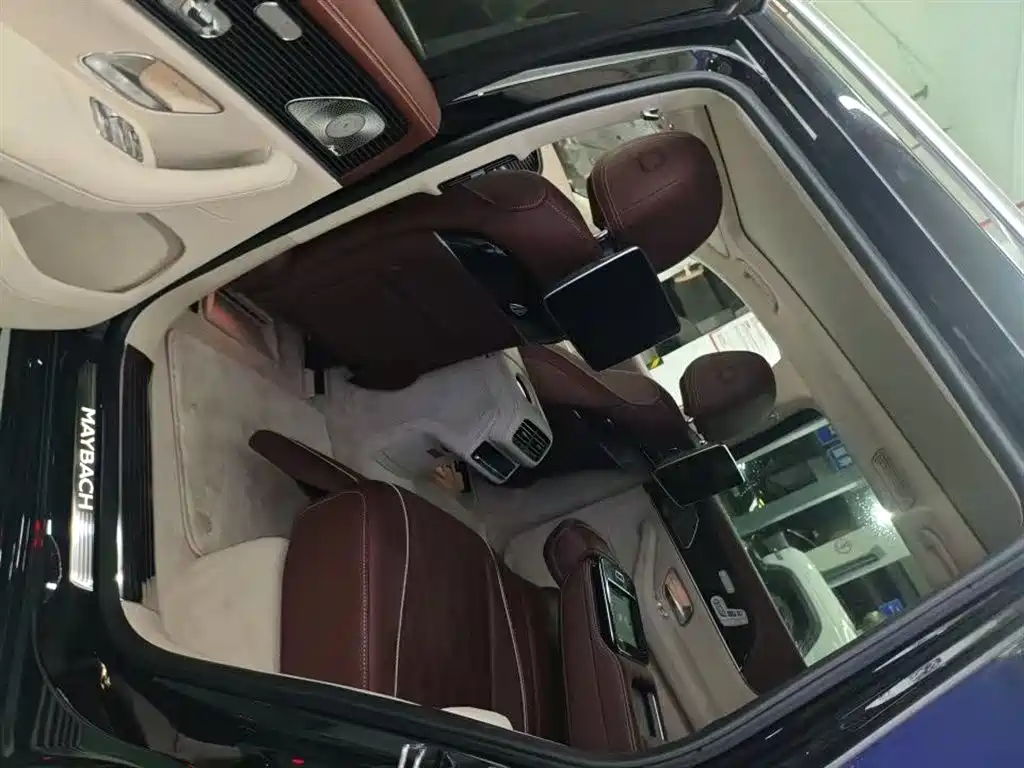 Mercedes-Benz GLS 2025