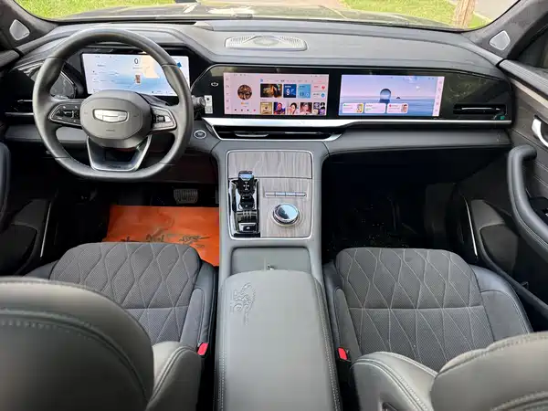 Geely Xingyue L 2025