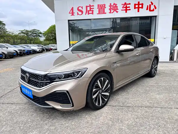 Volkswagen Passat 2023