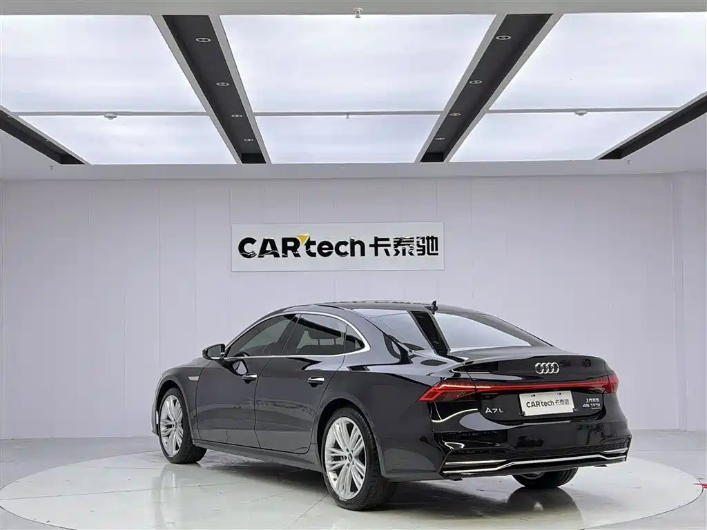 Audi A7L 2024 — фото 7