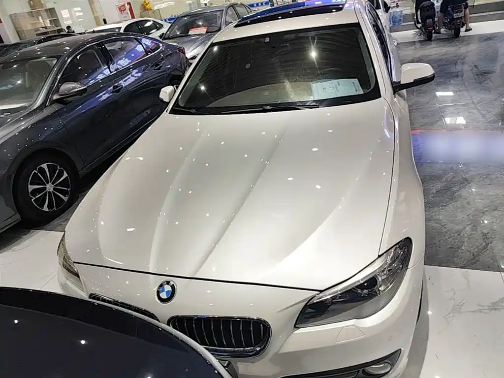 BMW 5 Series 2015 — фото 3