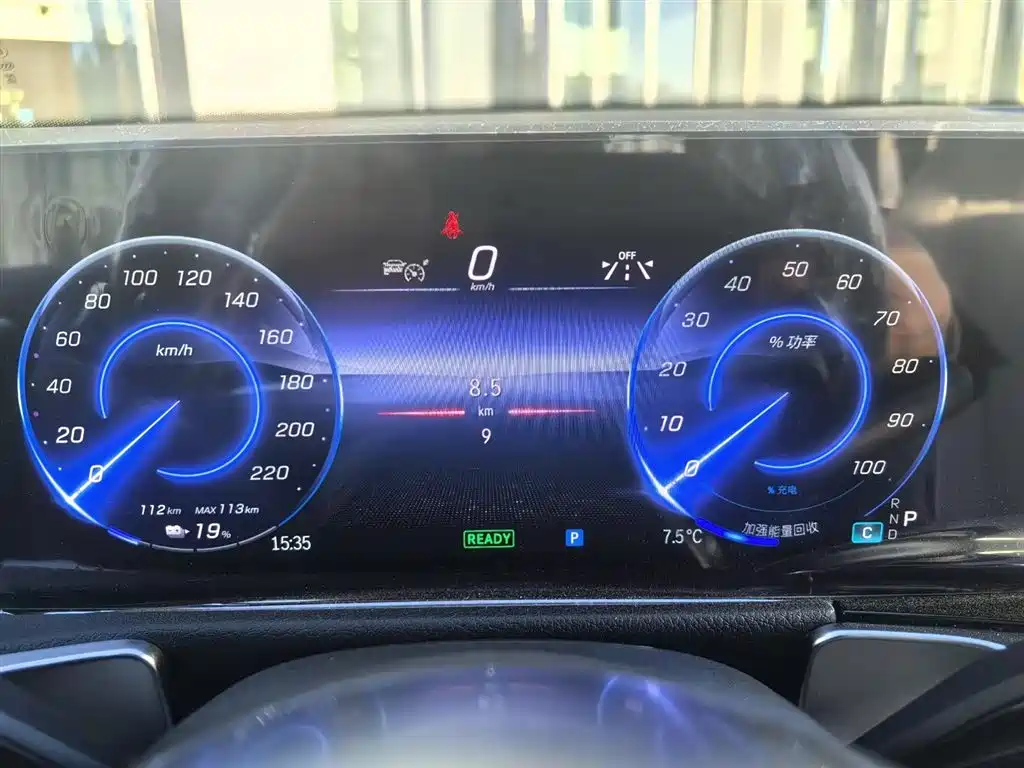 Mercedes-Benz EQB 2025 — фото 14