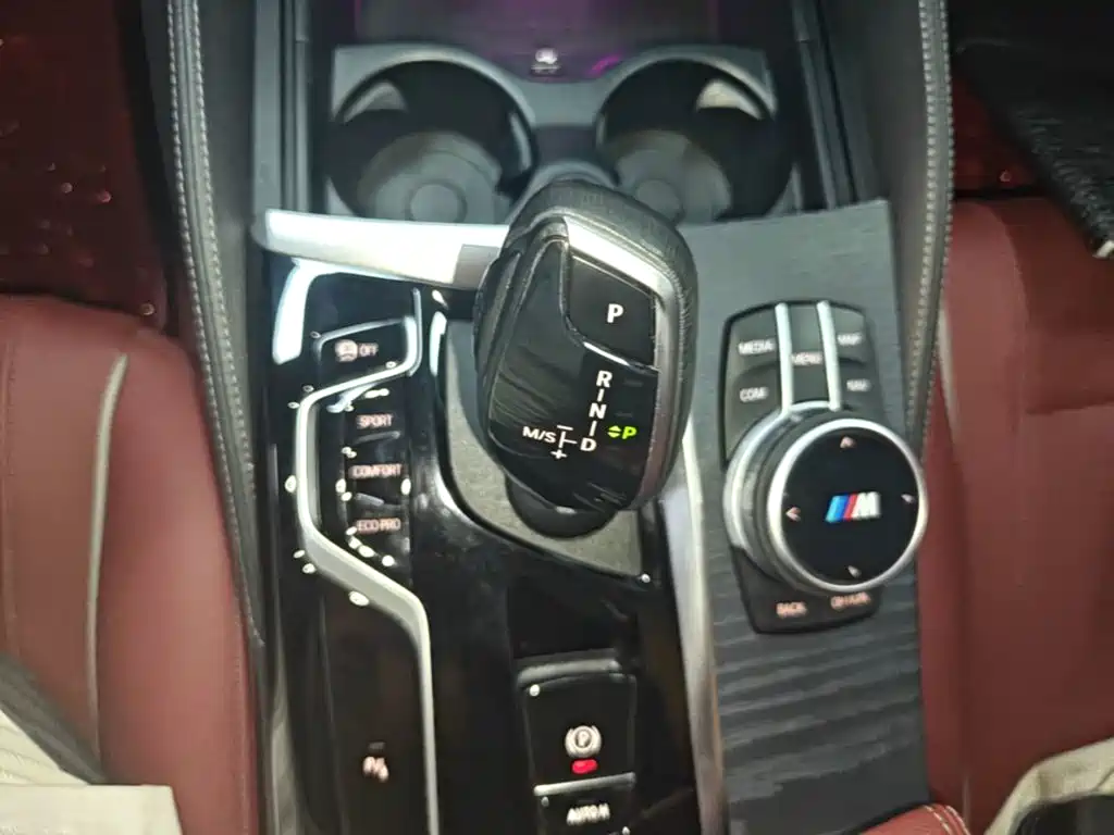 BMW 5 Series 2021 — фото 14