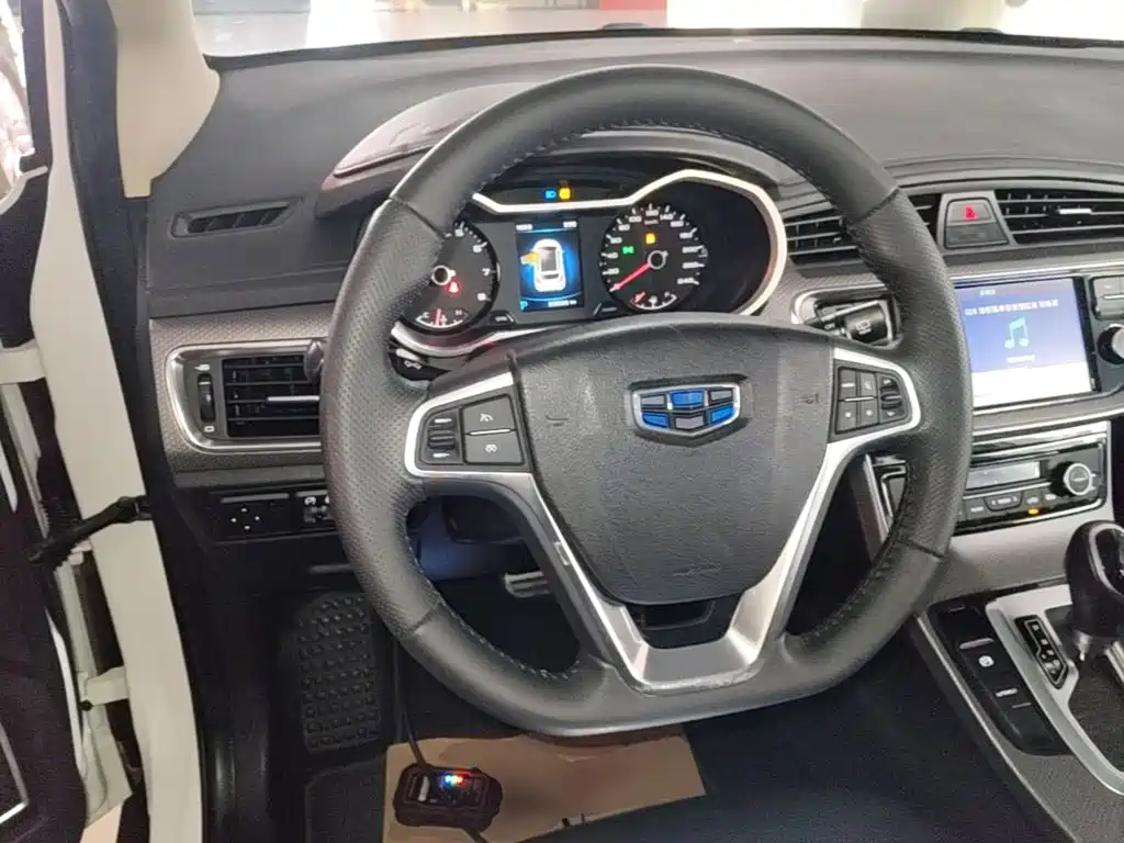 Geely Emgrand GS 2018 — фото 11