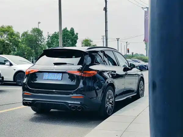 Mercedes-Benz GLC AMG 2025