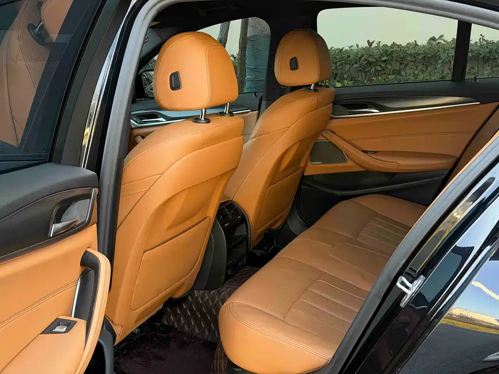 BMW 5 Series 2021