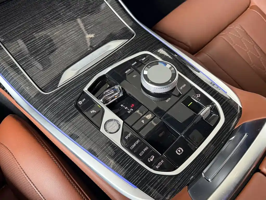 BMW X7 2025 — фото 17