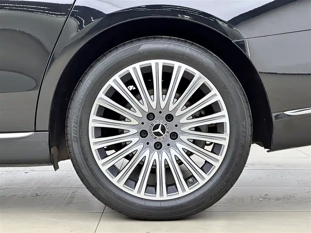 Mercedes-Benz E-Class 2020 — фото 17