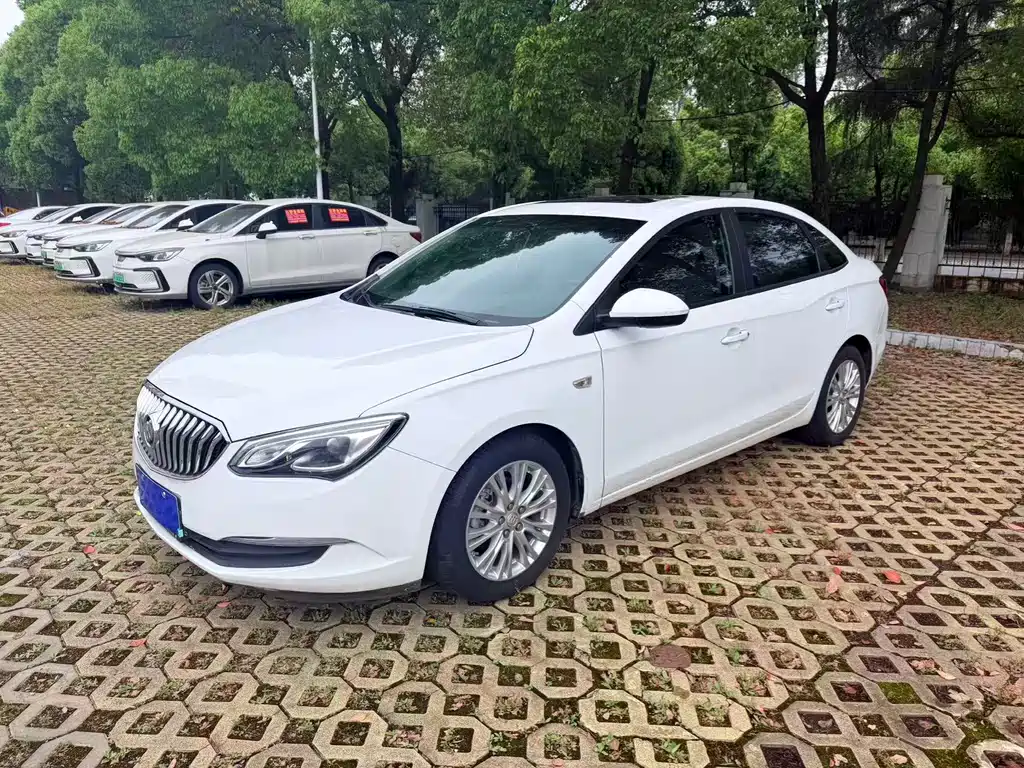 Buick Excelle 2016 — фото 1