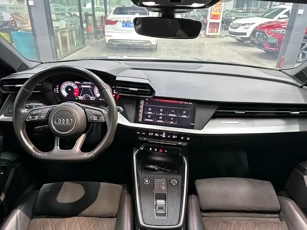 Audi A3 2022 — фото 19