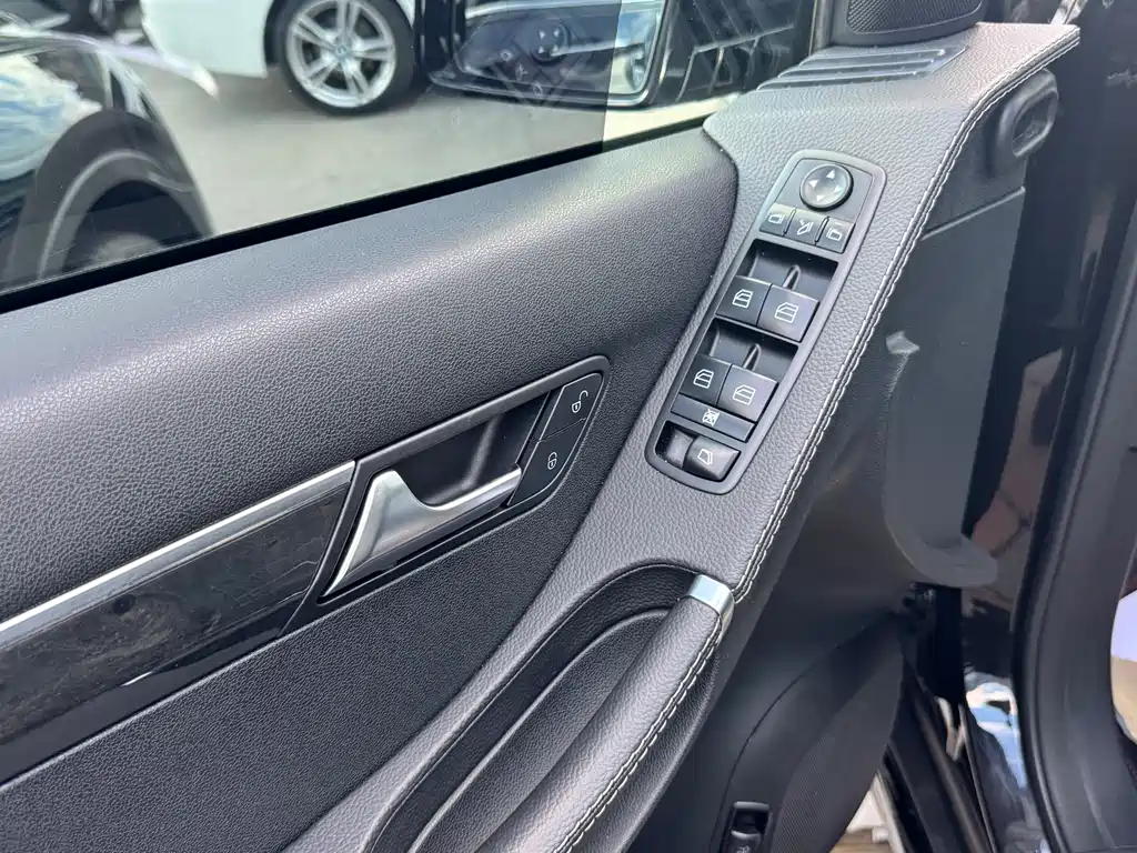 Mercedes-Benz R-Class 2015 — фото 5