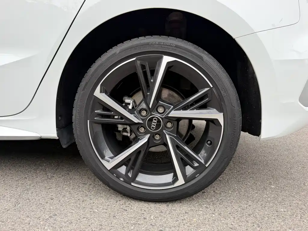 Audi A3 2023 — фото 16