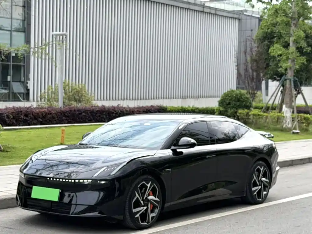 Lynk & Co Z10 2025