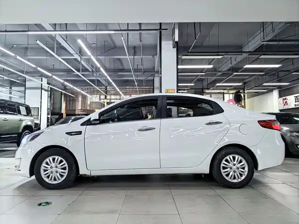 Kia K2 2014