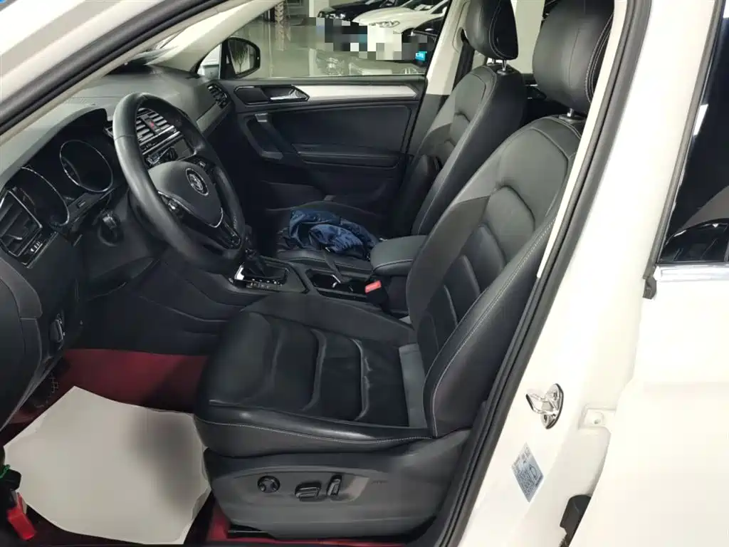 Volkswagen Tiguan L 2018 — фото 11
