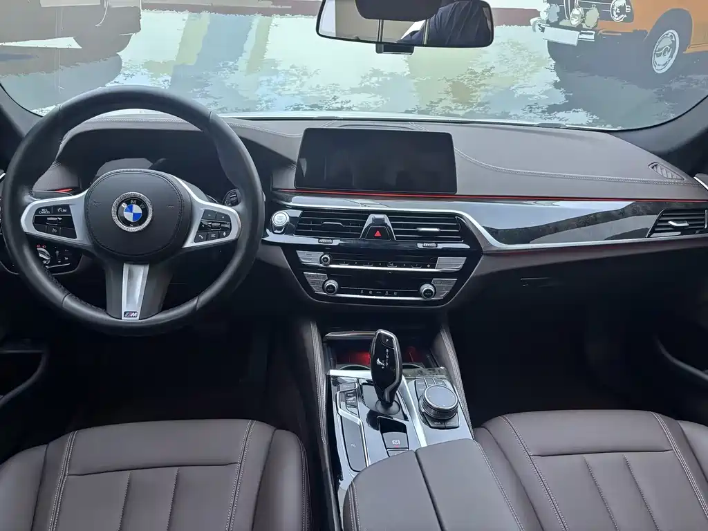 BMW 5 Series 2020 — фото 14