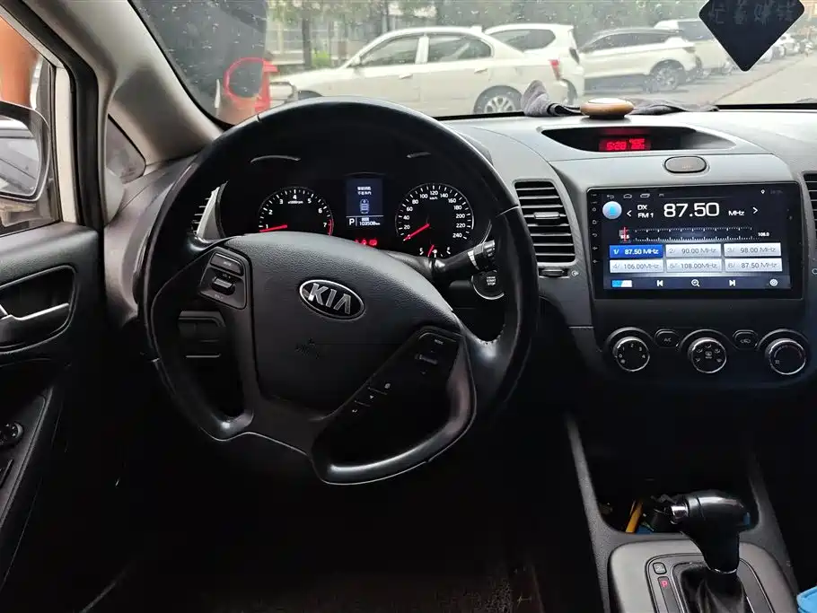 Kia K3 2015 — фото 15