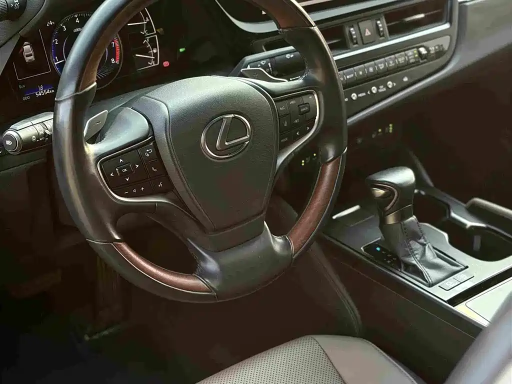 Lexus ES 2024 — фото 10
