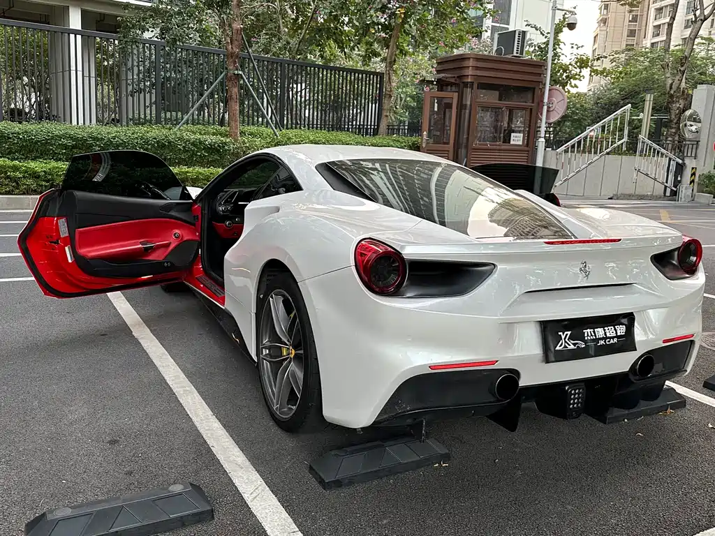 Ferrari 488 2016 — фото 18