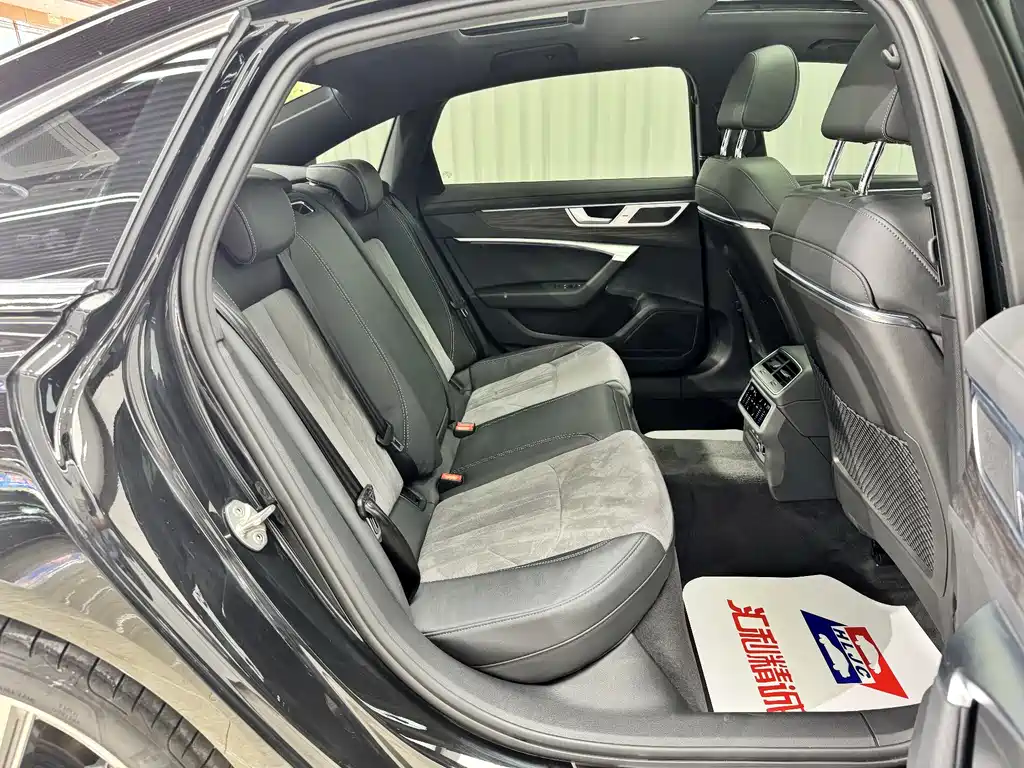 Audi A6L 2023 — фото 15