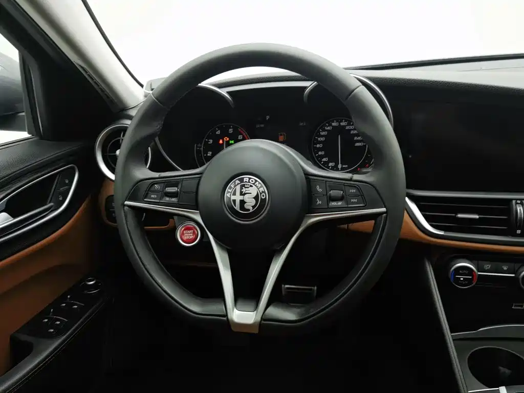 Alfa Romeo Giulia Juliet 2019 — фото 11