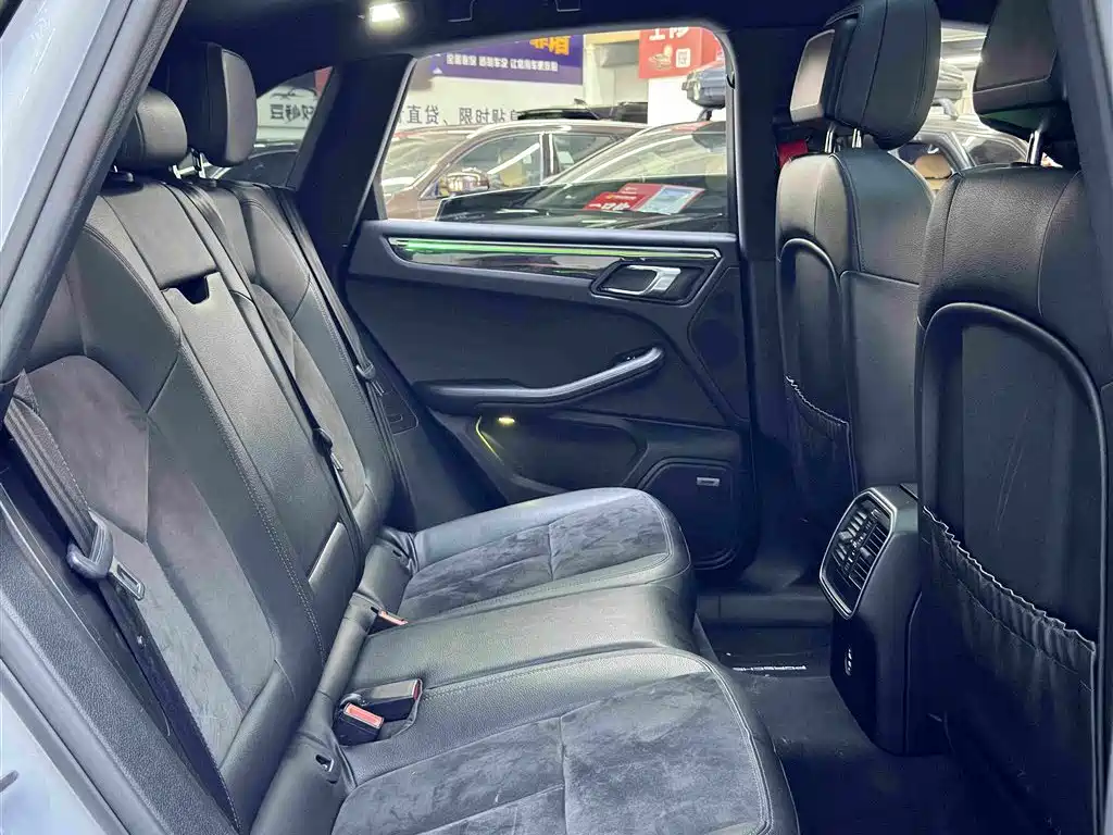 Porsche Macan 2019 — фото 11