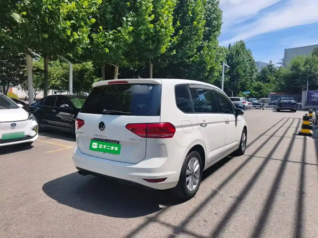 Volkswagen Touran 2021
