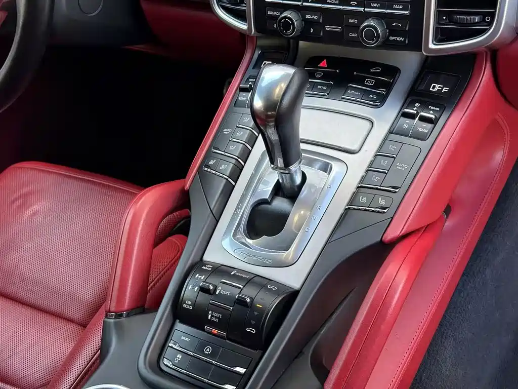 Porsche Cayenne 2015 — фото 14