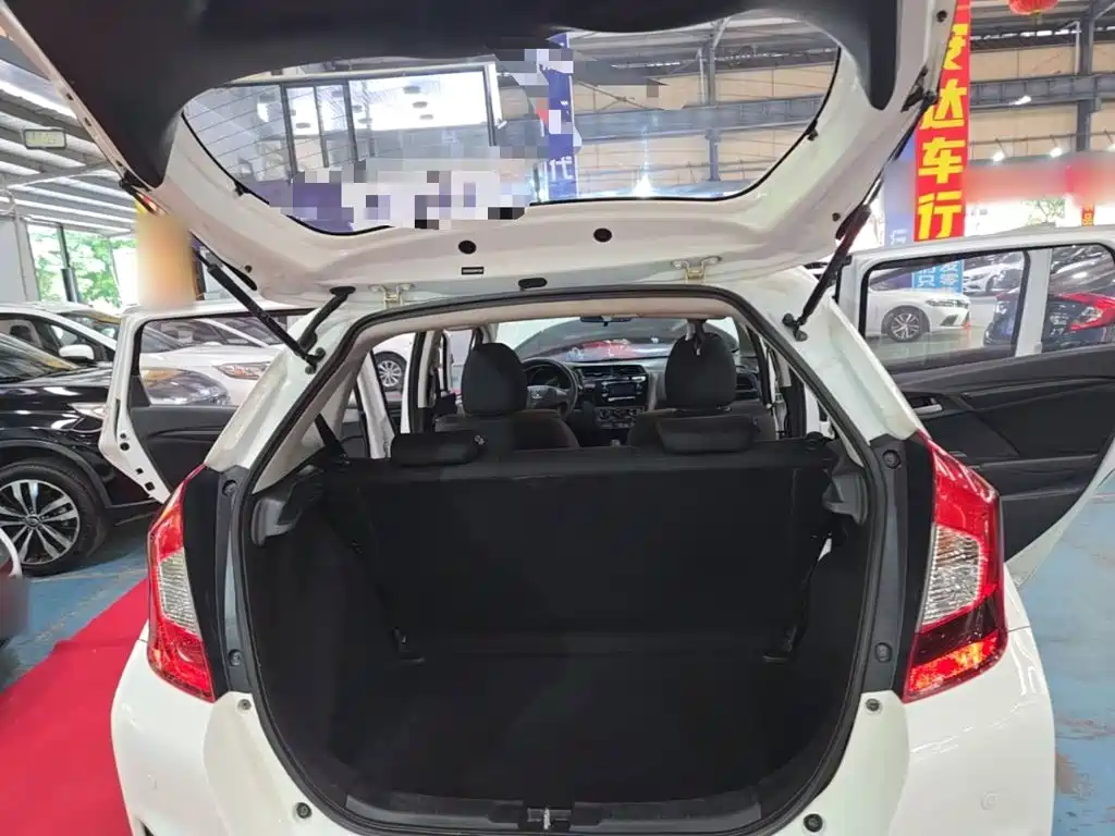 Honda Fit 2016 — фото 19