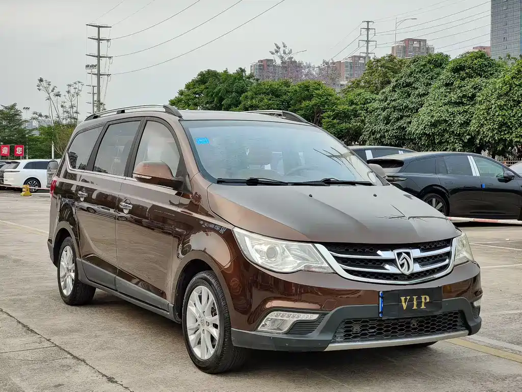 Baojun 730 2015