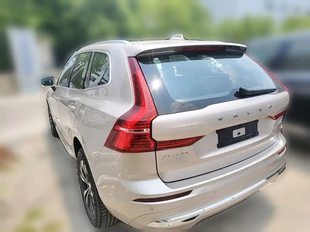 Volvo XC60 2025 — фото 9