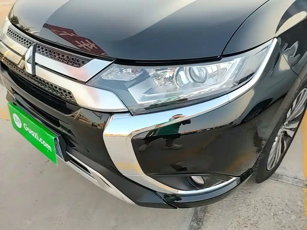 Mitsubishi Outlander 2021 — фото 24