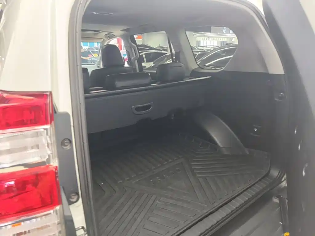 Toyota Prado 2017 — фото 19