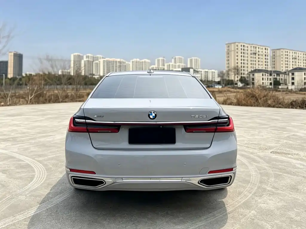 BMW 7 Series 2015 — фото 8