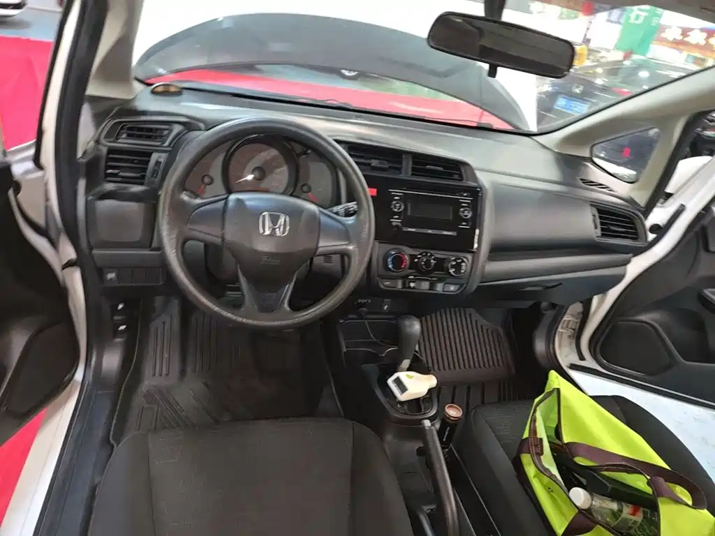 Honda Fit 2016 — фото 10