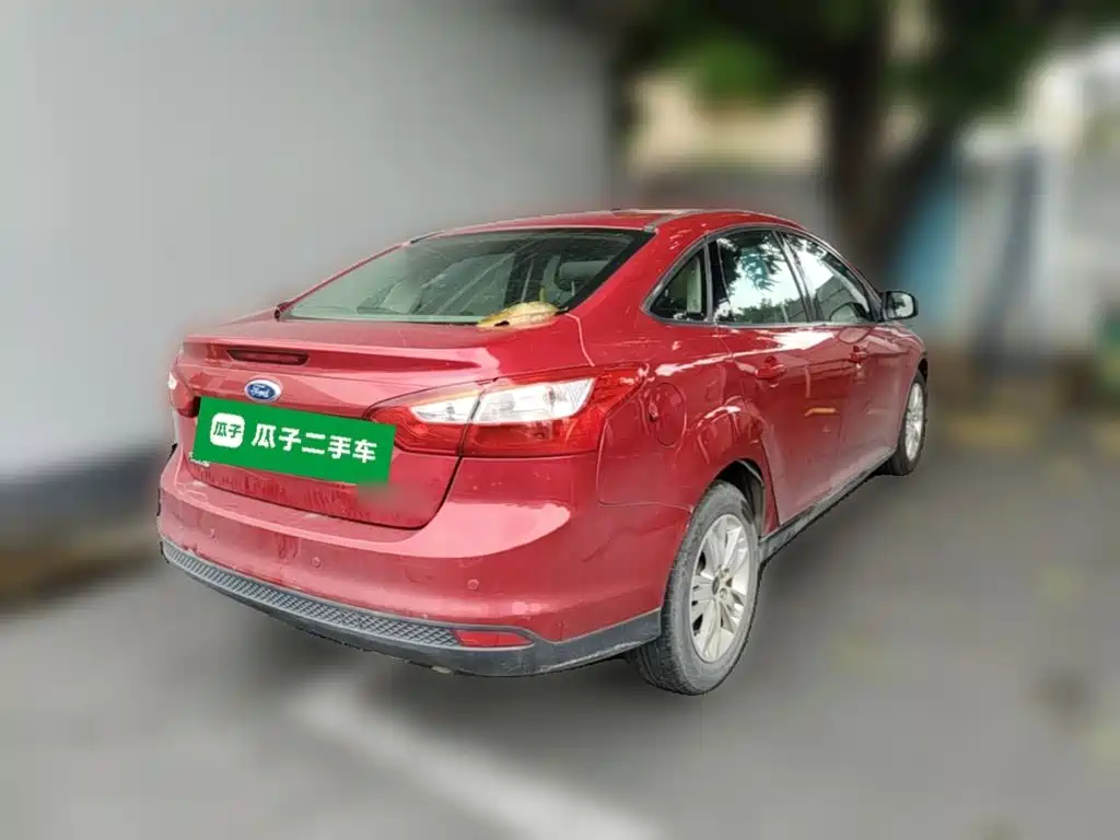 Ford Focus 2015 — фото 12