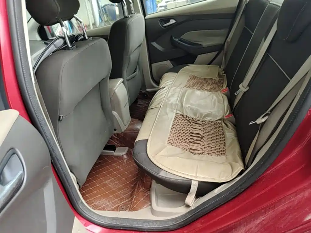 Ford Focus 2015 — фото 24