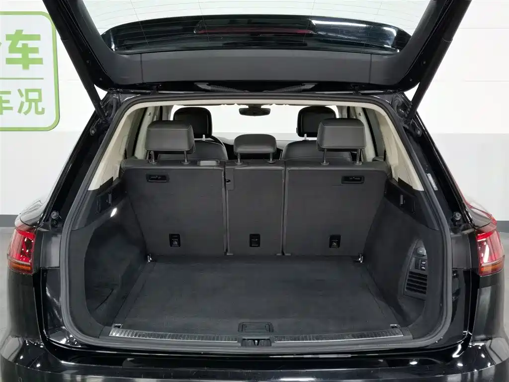 Volkswagen Touareg 2020 — фото 16