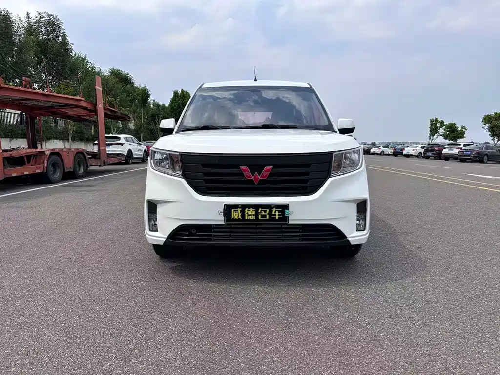 Wuling Hongguang PLUS 2020 — фото 2