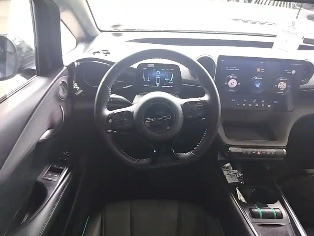 BYD Dolphin 2023 — фото 11