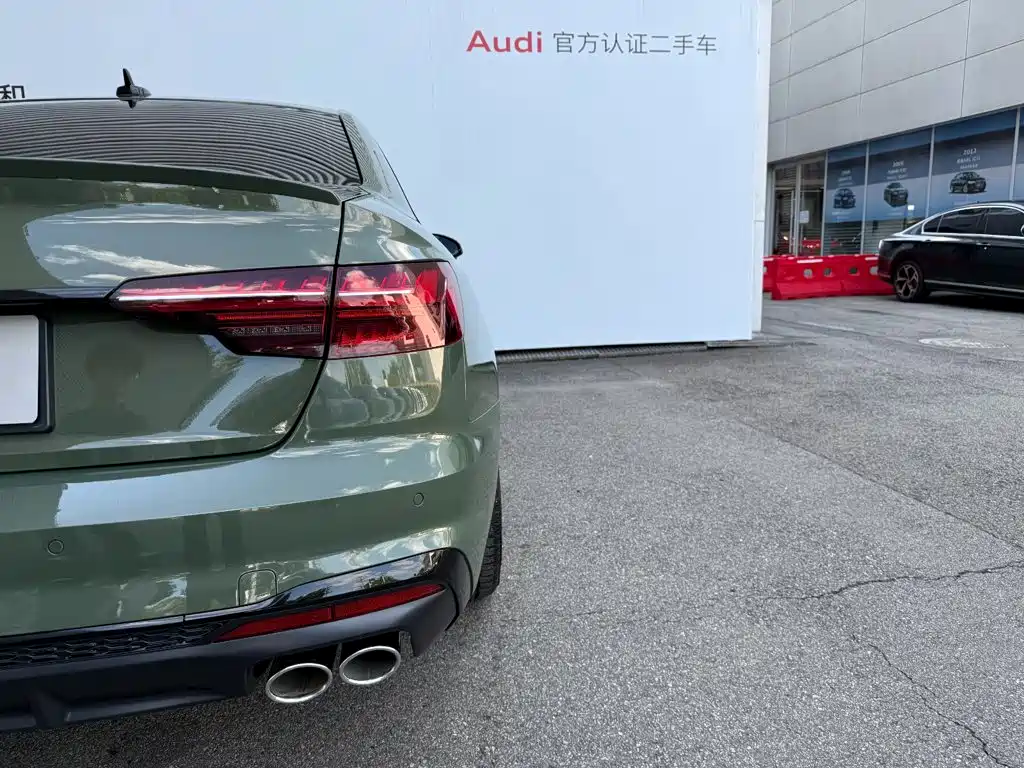 Audi S4 2023 — фото 19