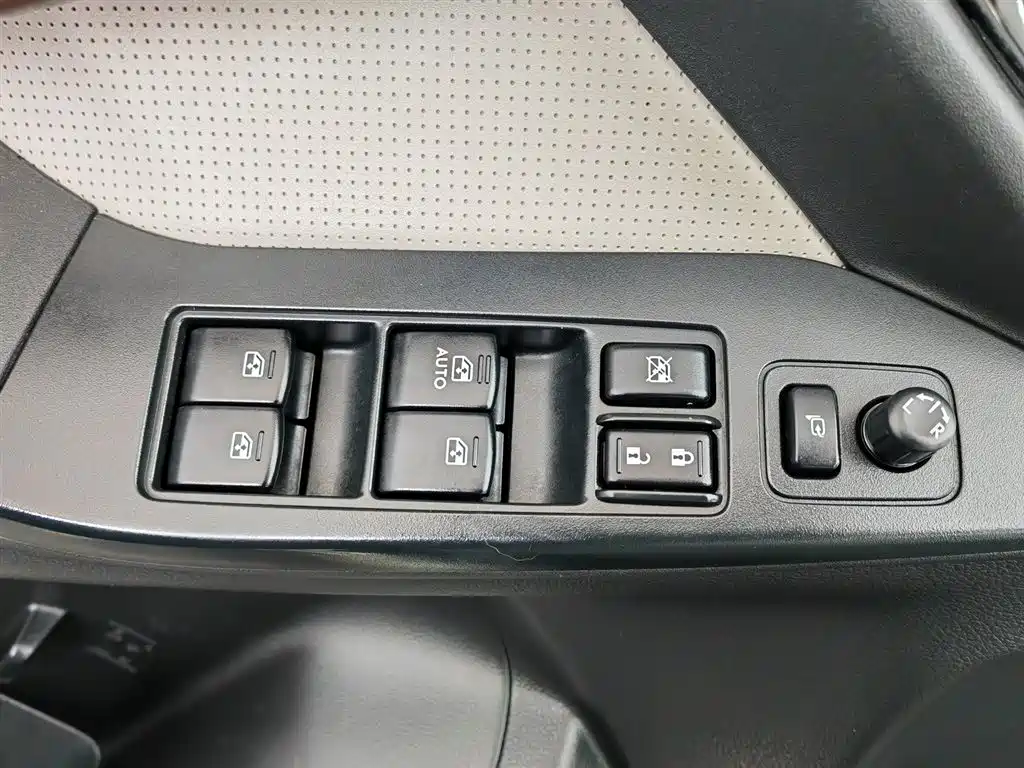 Subaru Forester 2014 — фото 9