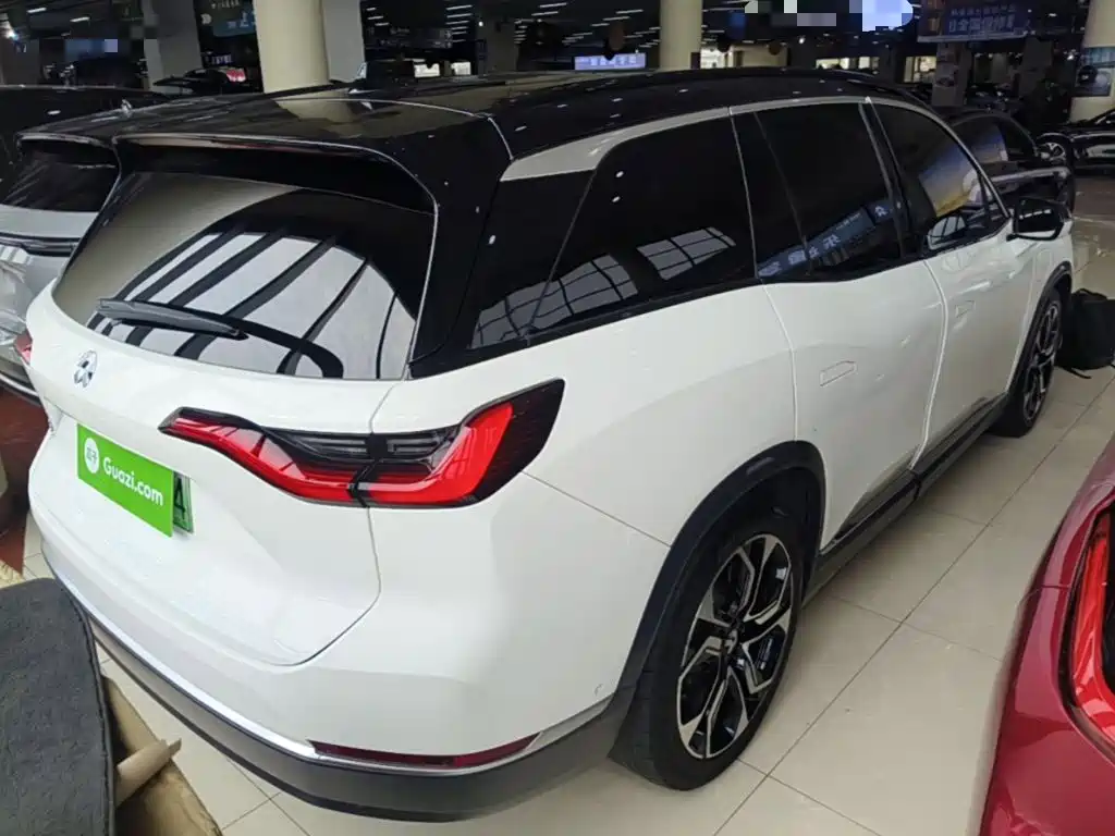 NIO ES8 2022