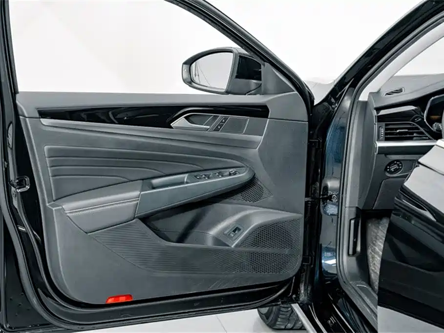 Volkswagen Passat 2025 — фото 15
