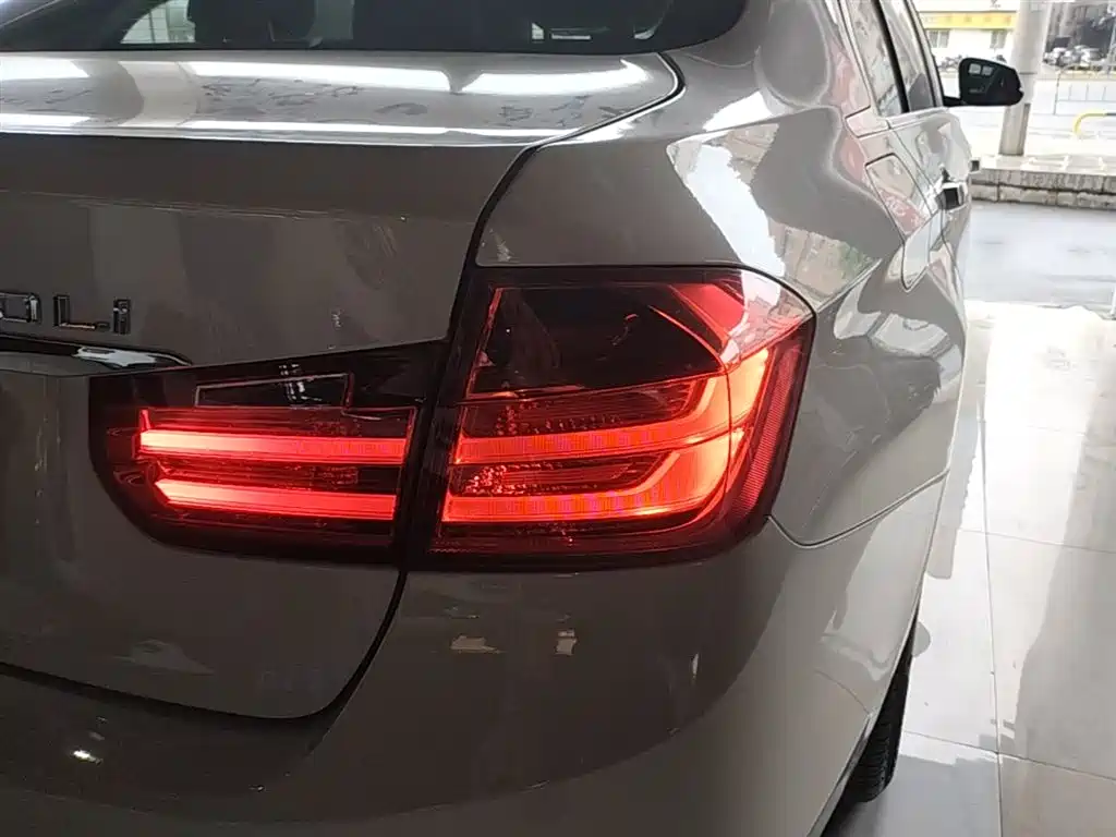 BMW 3 Series 2015 — фото 8