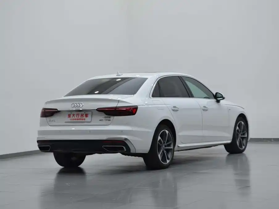 Audi A4L 2021