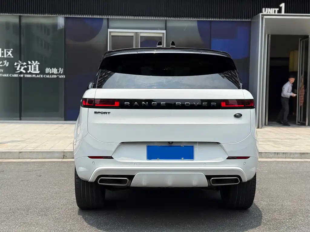 Land Rover Range Rover Sport 2023 — фото 6