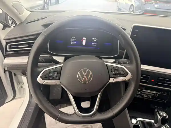 Volkswagen Sagitar 2022