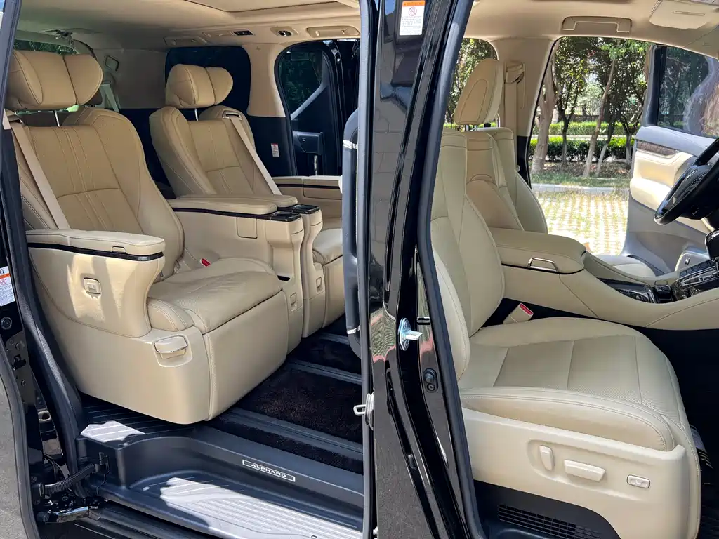 Toyota Alphard 2021 — фото 10